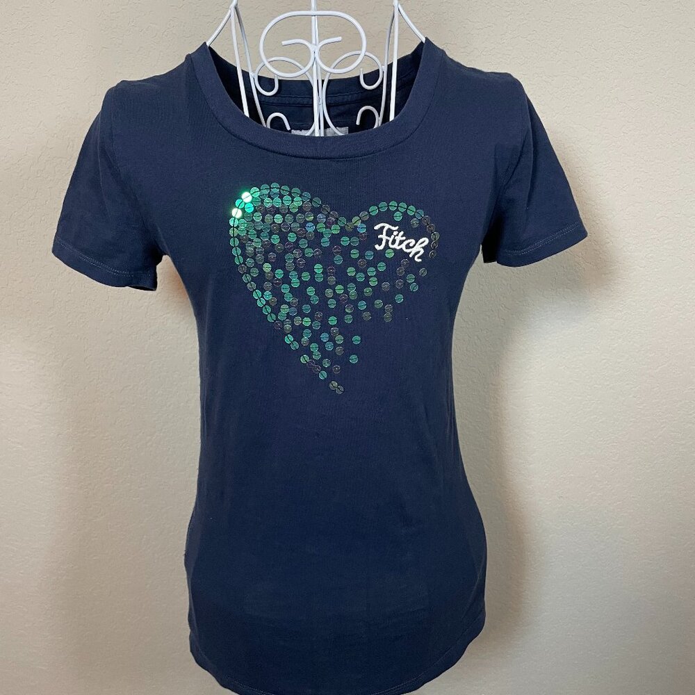Vintage Abercrombie and Fitch women's size small T-shirt with heart sequence